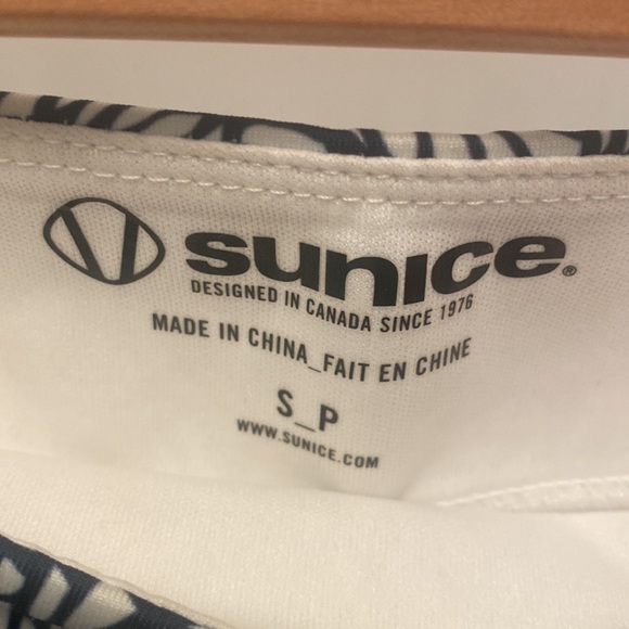 NWOT Sunice Golf Skort - Picture 4 of 4